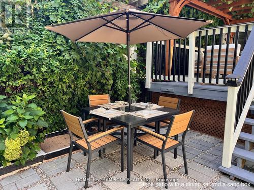 291 St Clair Avenue E, Toronto, ON 