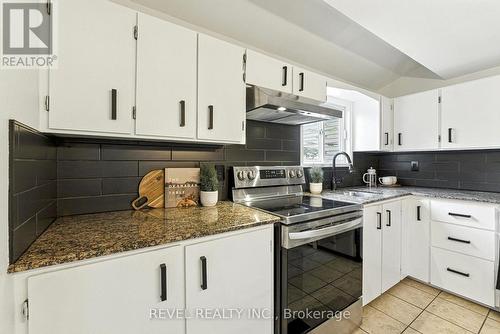 236 Cope Street, Hamilton, ON - Indoor Photo Showing Kitchen