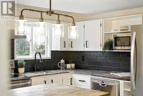 236 Cope Street, Hamilton, ON - Indoor Photo Showing Kitchen With Upgraded Kitchen