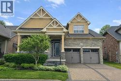 27 BLACK WALNUT Crescent Ancaster, ON L9K 0B7
