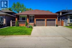 56 TEAK Street  Stoney Creek, ON L8G 4W5