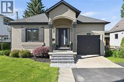 205 DUMBARTON Avenue  Hamilton, ON L8K 5C2