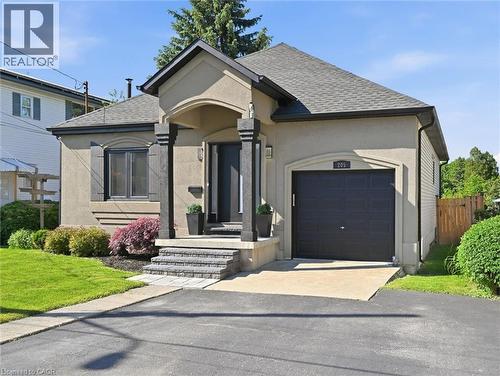 205 Dumbarton Avenue, Hamilton, ON - Outdoor