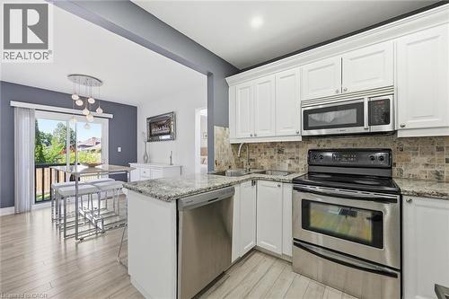 205 Dumbarton Avenue, Hamilton, ON - Indoor Photo Showing Kitchen