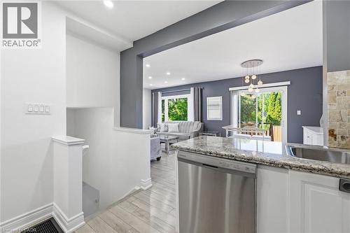 205 Dumbarton Avenue, Hamilton, ON - Indoor Photo Showing Kitchen With Upgraded Kitchen