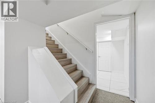 205 Dumbarton Avenue, Hamilton, ON - Indoor Photo Showing Other Room