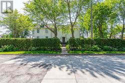 74 ESGORE DRIVE Toronto, ON M5M 3R7