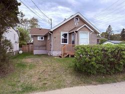58 BALSAM ST Thunder Bay, ON P7A 5M9