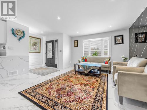 230 Sheffield Street, Newmarket, ON 