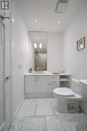 206 - 447 Walmer Road, Toronto, ON 