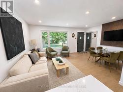 39 CAROUSEL AVENUE  Hamilton, ON L9A 4L7