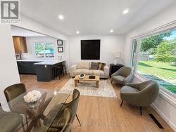 39 CAROUSEL AVENUE  Hamilton, ON L9A 4L7