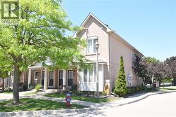 2 HARBOUR Drive Unit# 17 Stoney Creek, ON L8E 6B1