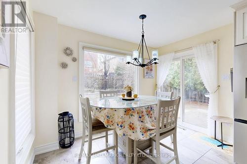 20 - 87 Autumn Way, Aurora, ON - Indoor Photo Showing Dining Room