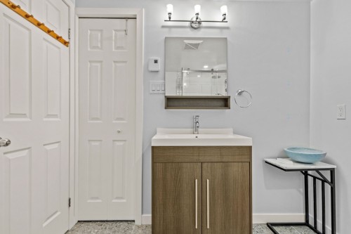 Bathroom - 1-80 Boul. Louise-Campagna, Gatineau (Hull), QC 