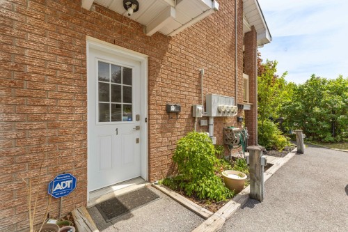 Entry - 1-80 Boul. Louise-Campagna, Gatineau (Hull), QC 
