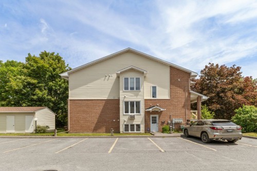 Parking - 1-80 Boul. Louise-Campagna, Gatineau (Hull), QC 