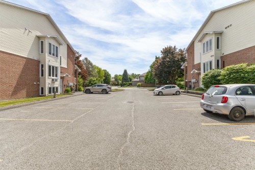 Parking - 1-80 Boul. Louise-Campagna, Gatineau (Hull), QC 