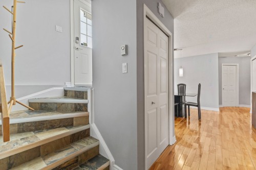 Mud Room - 1-80 Boul. Louise-Campagna, Gatineau (Hull), QC 