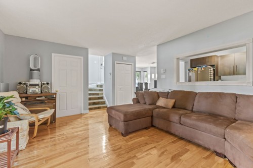 Living Room - 1-80 Boul. Louise-Campagna, Gatineau (Hull), QC 