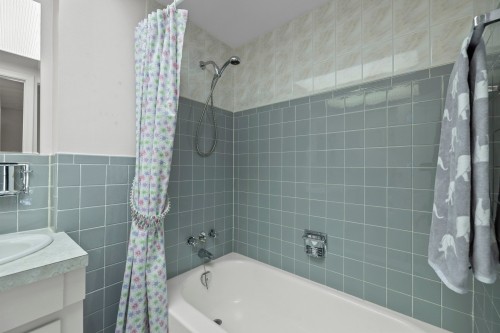 Salle de bains - 28 Rue Kieffer, Dollard-Des-Ormeaux, QC 