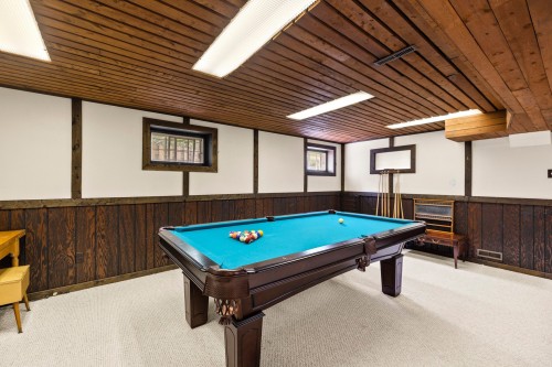 Salle de jeux - 28 Rue Kieffer, Dollard-Des-Ormeaux, QC 