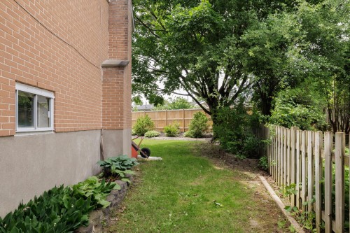 Extérieur - 28 Rue Kieffer, Dollard-Des-Ormeaux, QC 