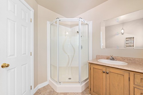 Salle de bains - 134 Ch. Leslie, Otter Lake, QC - Indoor Photo Showing Bathroom