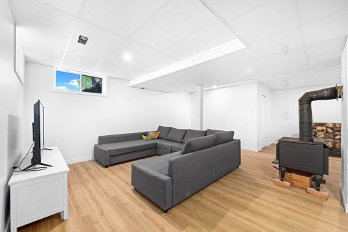 Salle familiale - 134 Ch. Leslie, Otter Lake, QC - Indoor