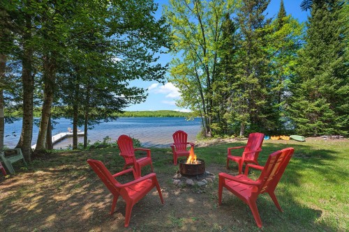 Bord de l'eau - 134 Ch. Leslie, Otter Lake, QC - Outdoor With Body Of Water