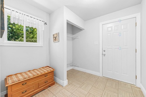 Hall d'entrée/Vestibule - 134 Ch. Leslie, Otter Lake, QC - Indoor Photo Showing Other Room