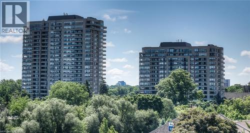 6 WILLOW Street Unit# 1907  Waterloo, ON N2J 4S3