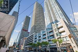 3905 - 2221 YONGE STREET Toronto, ON M4S 2B4