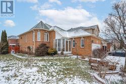 687 TWAIN AVENUE  Mississauga, ON L5W 1K7