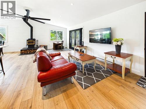 3718 Krestova Road, Krestova, BC - Indoor Photo Showing Living Room With Fireplace
