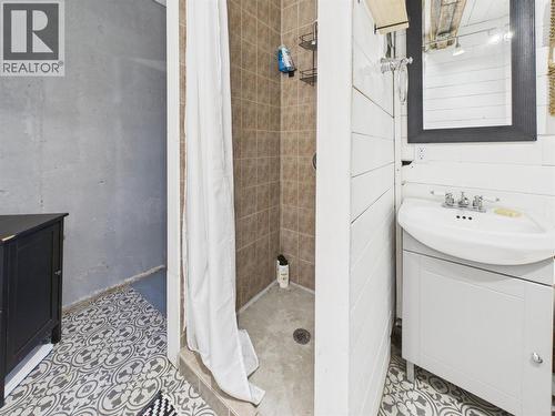 Basement bathroom - 3718 Krestova Road, Krestova, BC - Indoor Photo Showing Bathroom