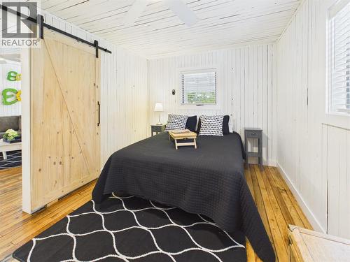 Cottage bedroom - 3718 Krestova Road, Krestova, BC - Indoor Photo Showing Bedroom