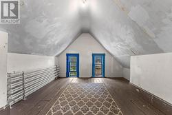 3rd floor loft/bedroom unit 285 - 