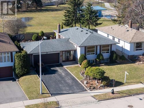19 LYNWOOD DRIVE  Hamilton (Stoney Creek), ON L8E 3E7