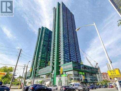 3301 - 9 BOGERT AVENUE  Toronto, ON M2N 0H3