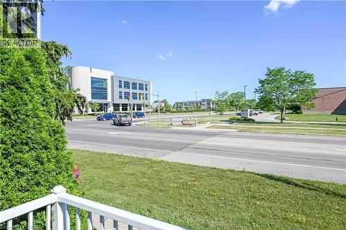 296 WINTERBERRY Drive Unit# LOWER , Stoney Creek, Ontario L8J 2N5 4