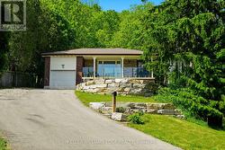 52 PARKSIDE AVENUE Hamilton, ON L9H 2S7