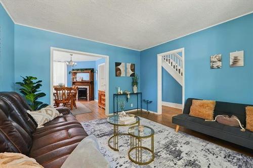 463 Arlington St, Winnipeg, MB 