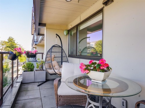 #201-2461 Sidney Ave, Sidney, BC 
