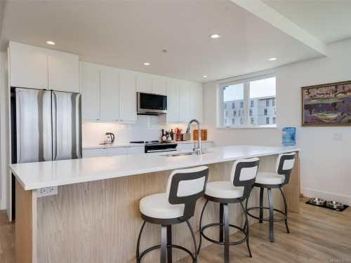 #201-2461 Sidney Ave, Sidney, BC 