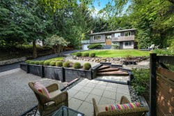 5222 Beckton Rd Saanich, BC V8Y 2C1