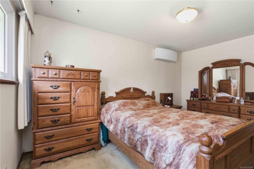 564 Oconnell Pl, Saanich, BC 