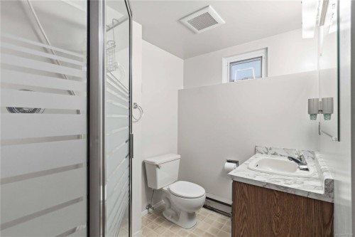 564 Oconnell Pl, Saanich, BC 