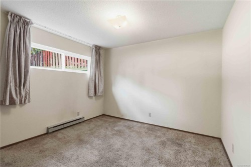 564 Oconnell Pl, Saanich, BC 