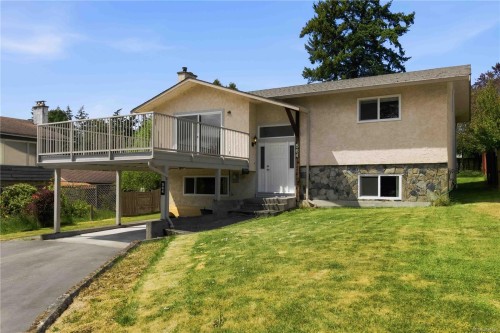 564 Oconnell Pl, Saanich, BC 
